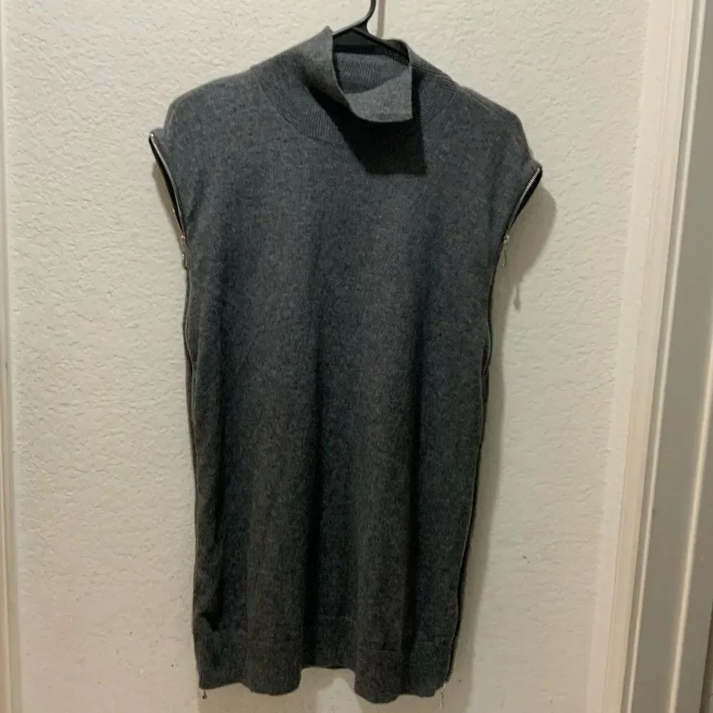 Neiman Marcus Cashmere sleeveless Turtleneck Sweater side zippers